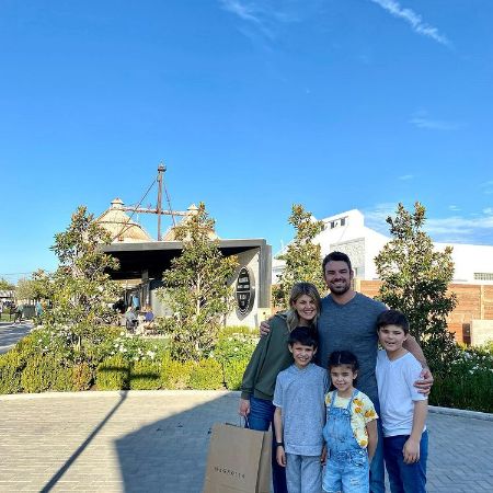 Loreili Hutch with her husband Jesse Hutch and her kids